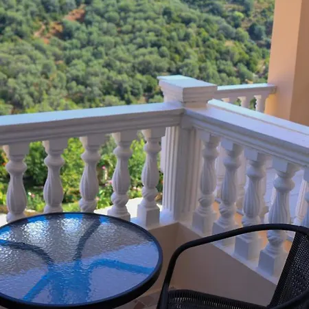 Lumra شقة Lukovë